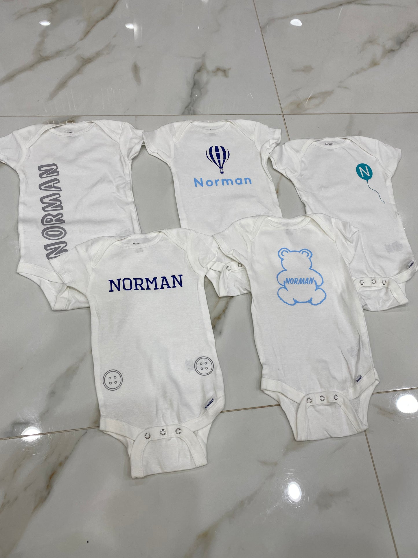 Baby onesie set